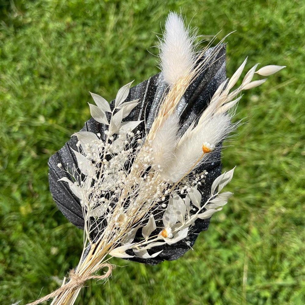 Bakewareind Black Widow Palm Leaf Dried Flower Bouquet - Bakewareindia
