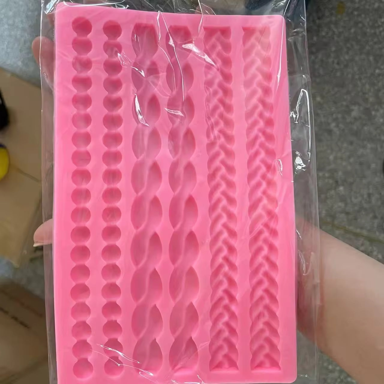 Bakewareind Twist Braided Rope Lace Cake Silicone Mould ,6 Cavity