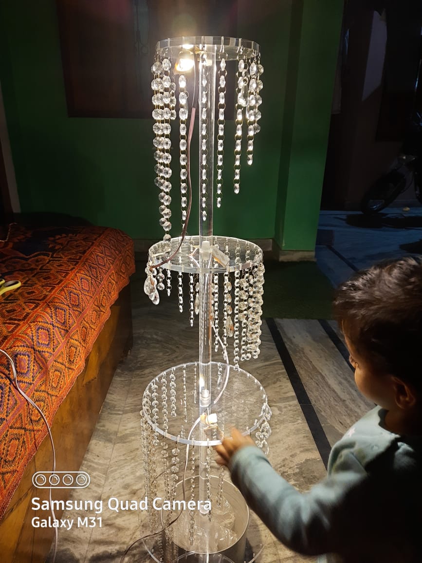 Bakewareind Fully acrylic cake stand with crystals and lights