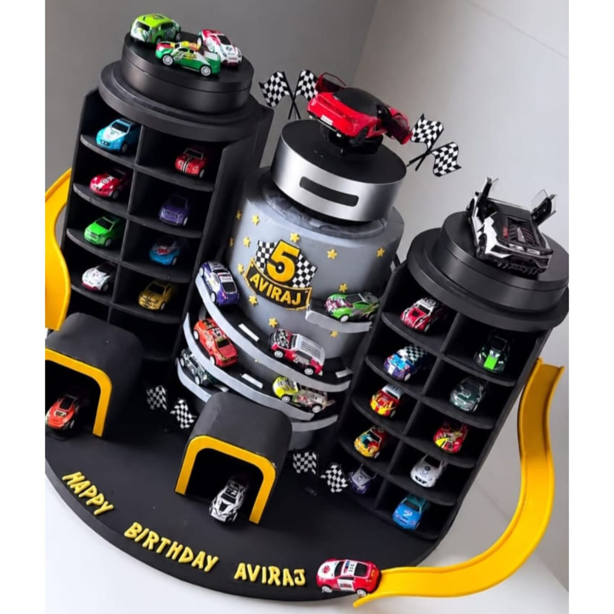 Bakewareind Hot Wheels Car Cake Stand