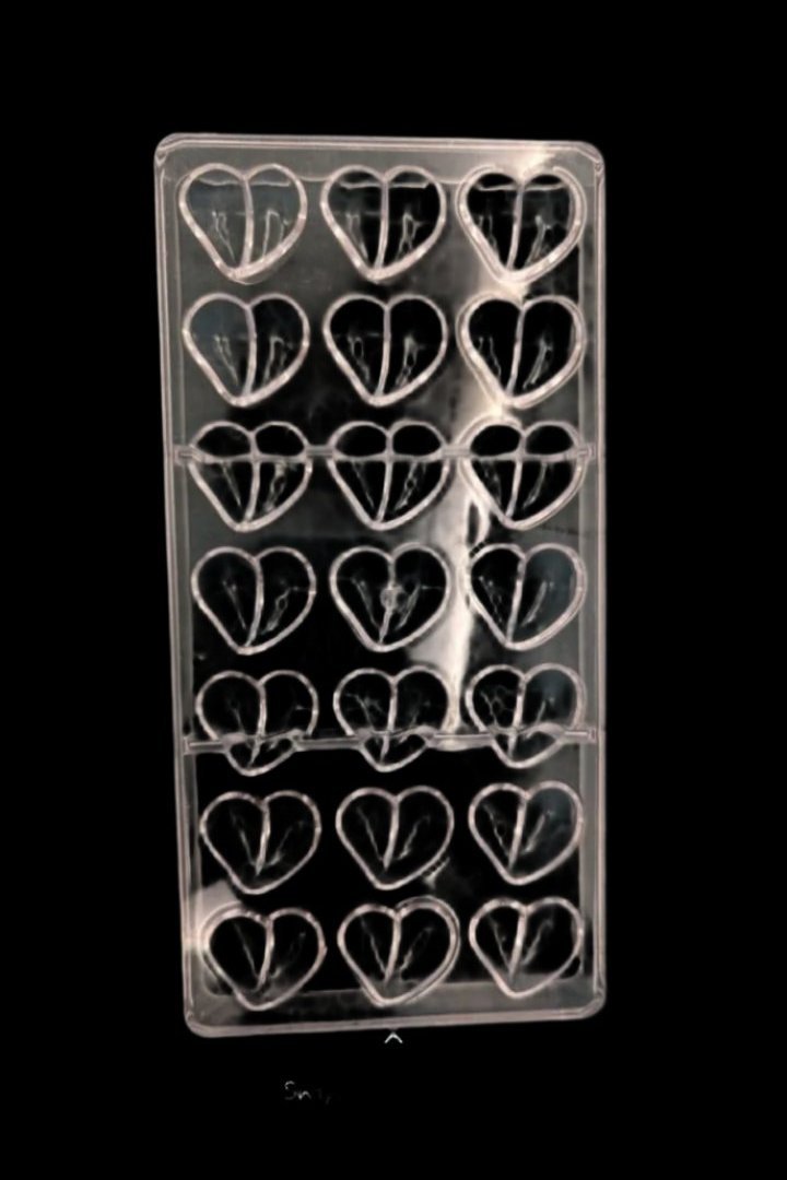 Bakewareind 21 cavity heart polycarbonate chocolate mould - Bakeware India