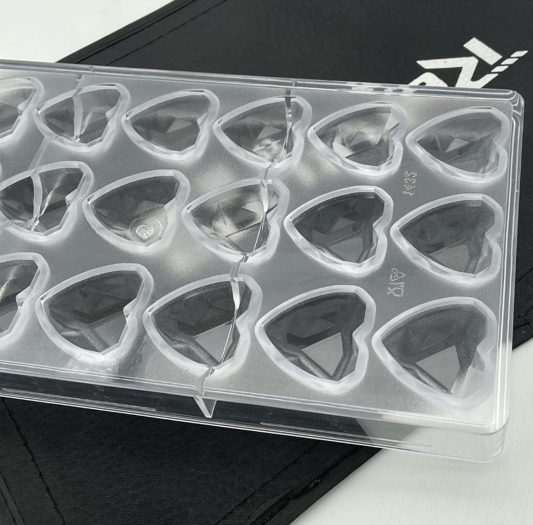 Bakewareind Diamond Heart Polycarbonate Chocolate Mould, 18 Cavity - Bakeware India