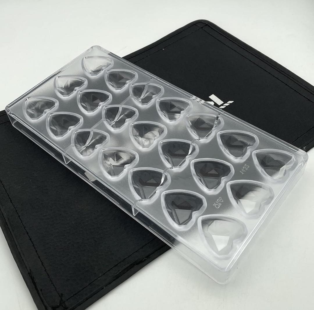 Bakewareind Diamond Heart Polycarbonate Chocolate Mould, 18 Cavity - Bakeware India