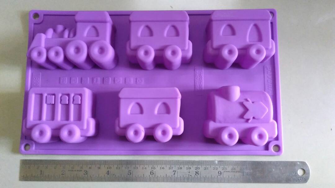 Bakewareind Toy Train Chocolate Clay Cake Silicone Mould,6cavity
