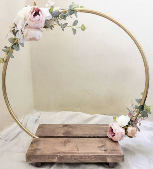 Hoop cake stand with rectangle base - Bakewareindia